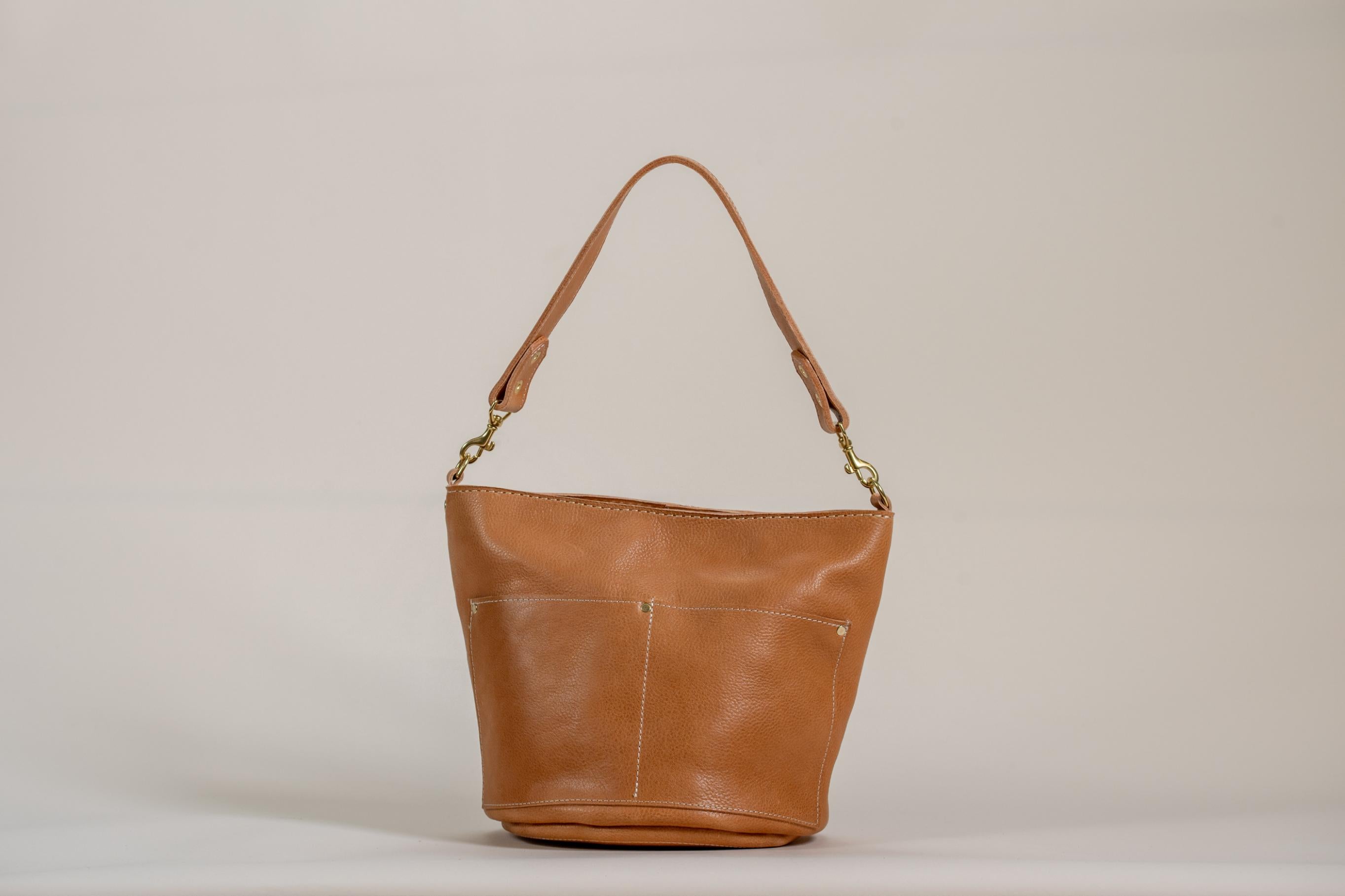 Indigo Laine Scout bucket bag in tan